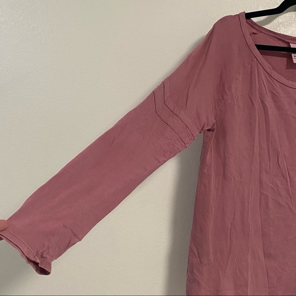 PINK Victoria Secret Shirt Size Medium - Picture 8 of 10
